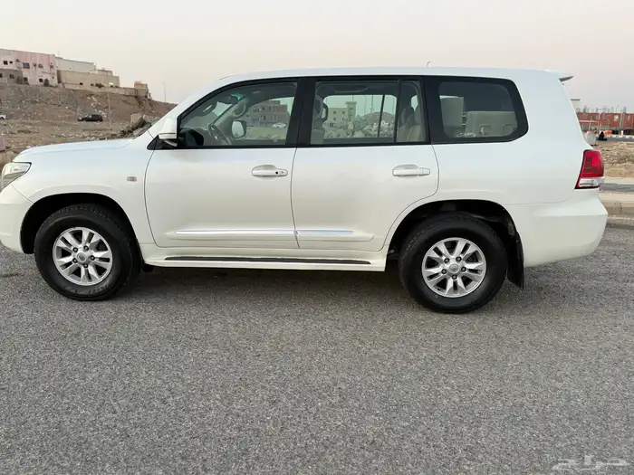 لاندكروزر 2010 فل كامل قمة في النظافة 7