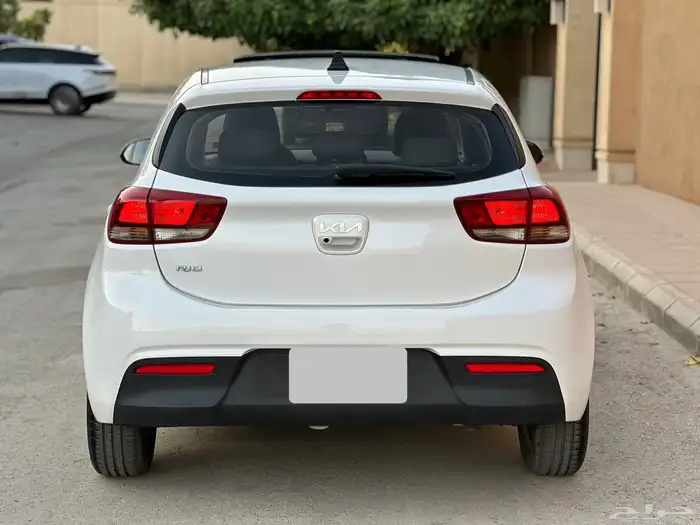 كيا ريو هاتش باك فل كامل العداد 21 الف فقط مخزن 2023 5