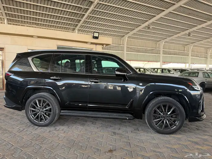 لكزس إف اسبورت LX600 موديل 2024 7