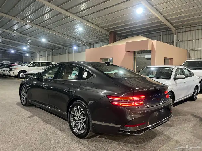 جنسس G80 برستيج 2025 عداد 25 الف وكاله سعودية 9