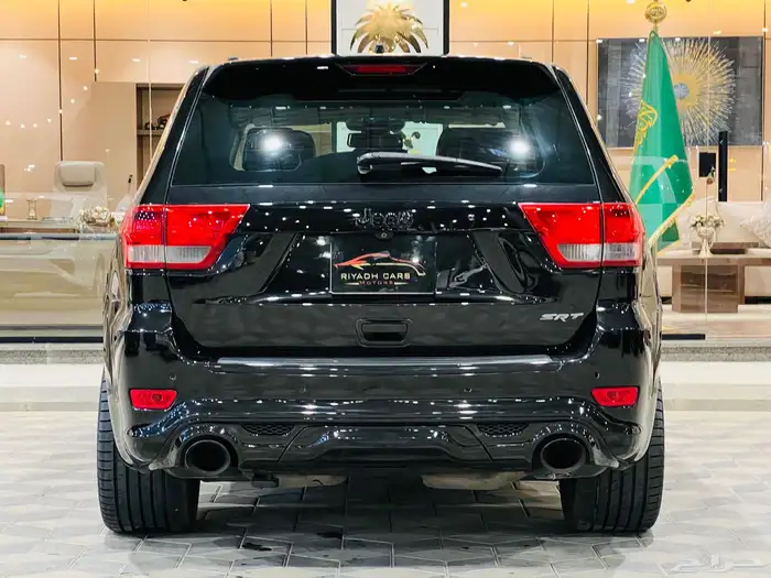 شيروكي SRT8 فل كامل نظيف جدا 5