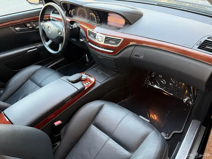 مرسيدس بانوراما 2008 عداد 126 الف لايوجد رش 10