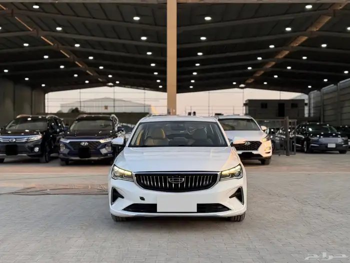 جيلي امجراند 2023 ابيض 2