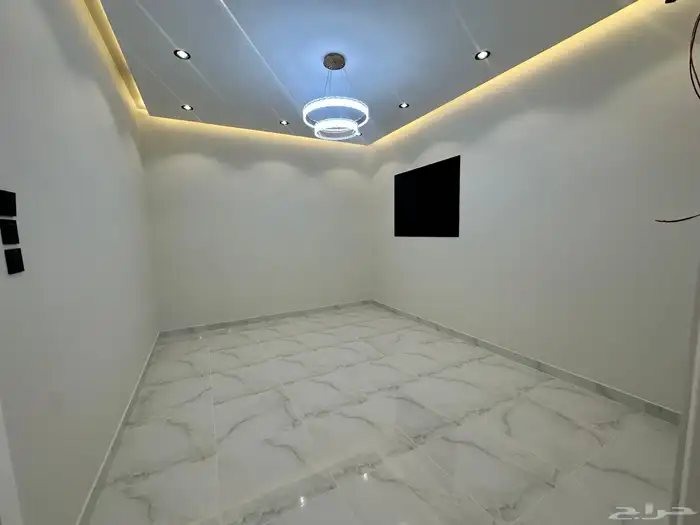 شقه للبيع حي الصفا من 5 غرف وصاله موقع مميز مصعد راكب 4