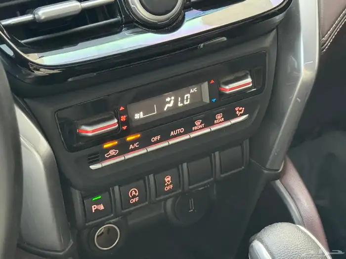 تويوتا أوربان كروزر 2024 GLX فل كامل 27