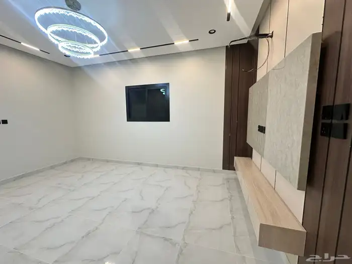 شقه للبيع حي الصفا من 5 غرف وصاله موقع مميز مصعد راكب 1