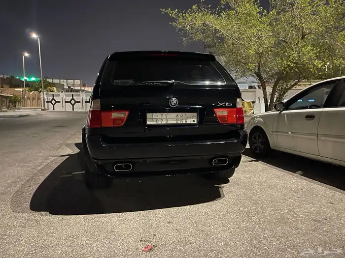 لعشاق النادر والنظيف BMW X5 e53 4.6is 2003 9