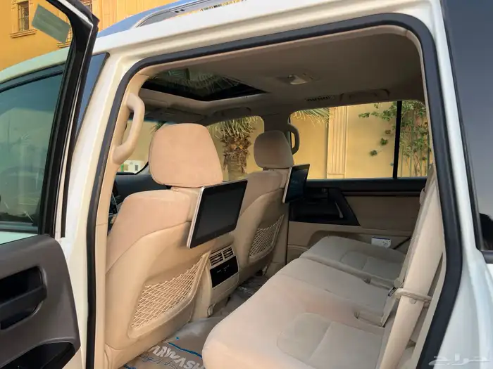 لاند كروزر 2019 GXR سعودي 16