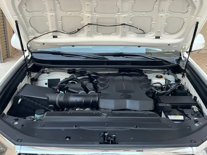 تويوتا برادو 2023 6سلندر عداد 28 الف 21