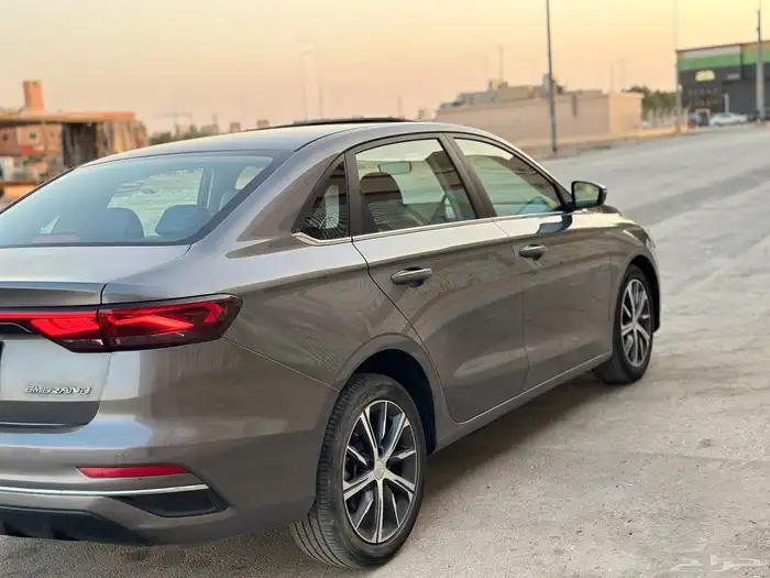 جيلي امجراند 7 عداد 54 الف 4