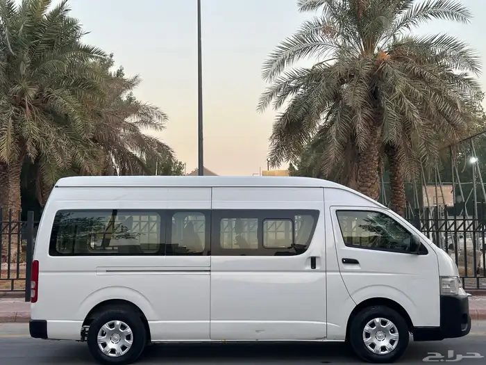 تويوتا باص ركاب موديل 2017 سعودي قير عادي بنزين 3