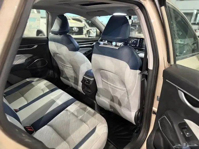 للبيع جيلي امحراند 7 موديل 2023 فل كامل . 27