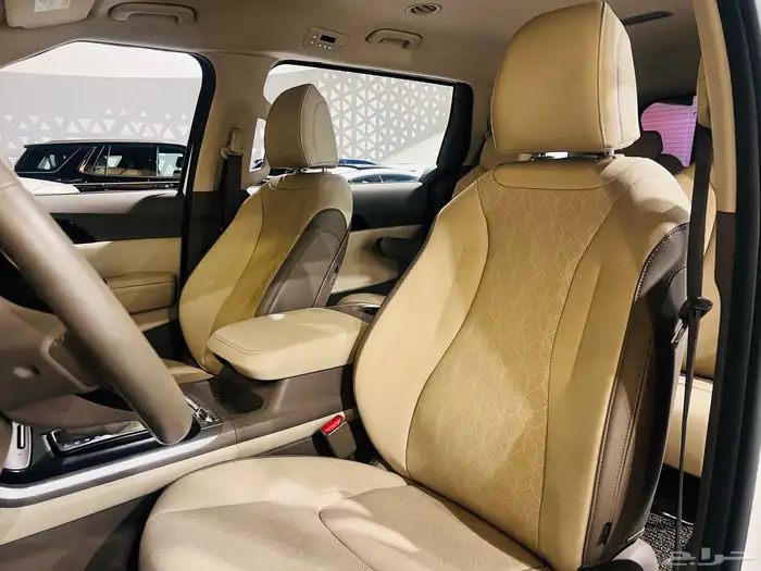 كيا كارنيفال 2021 (( بحالة ممتازة )) 4