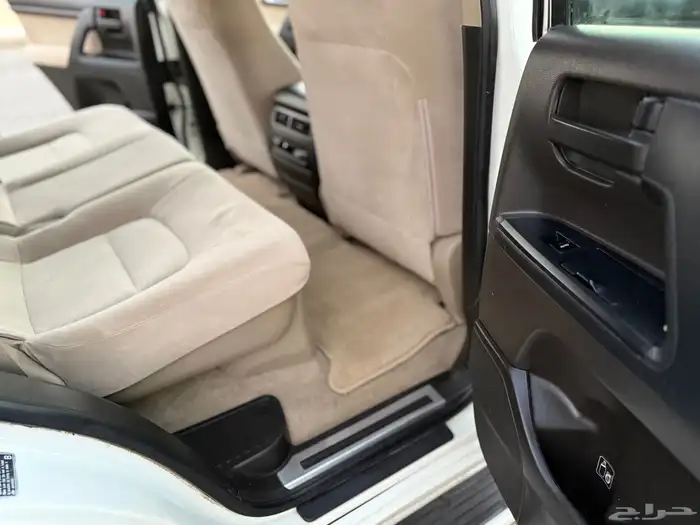 لاندكروزر 2010 فل كامل قمة في النظافة 14