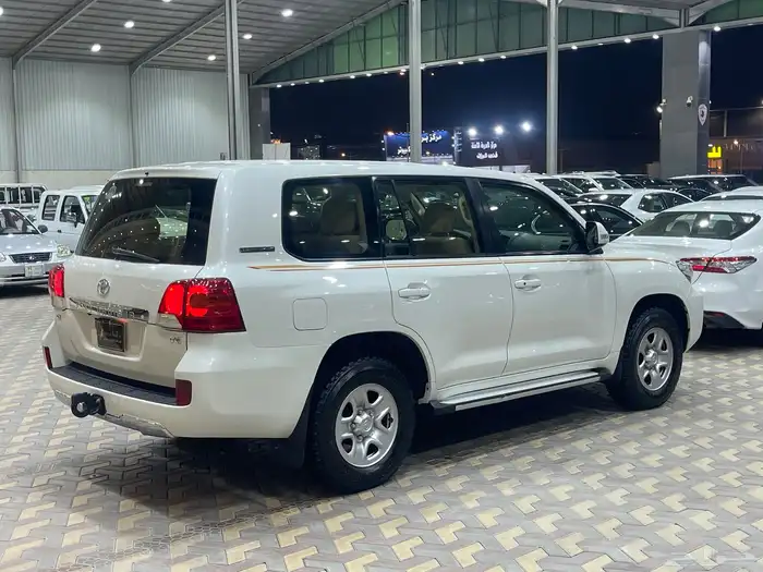 تويوتا جي اكس موديل 2015 4