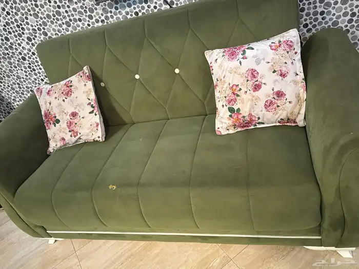 كنب تركي بحاله جيده جدا  وضغطه قوي يكفي 7 أشخاص 1