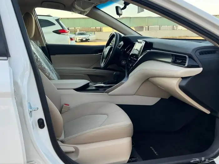 للبيع كامري 2022 مخزنه 7