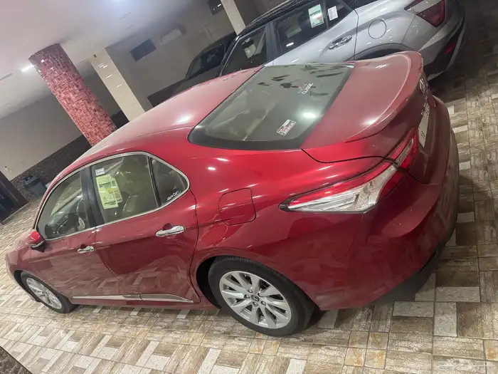 للبيع كامري 2018 اول مالك نظيفة ممشى قليل 15