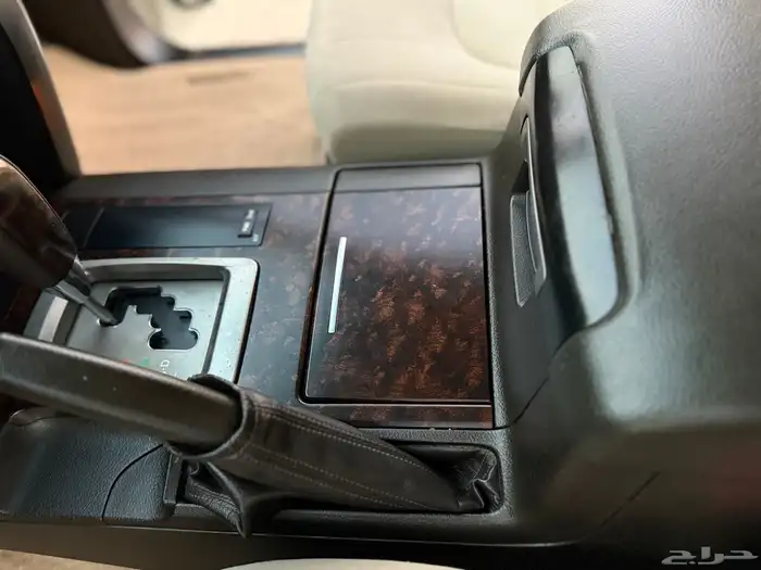 لاندكروزر 2010 فل كامل قمة في النظافة 17