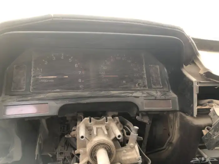 للبيع طبلون مع الديكور نظيف جدا كرسيدا 88-85 0