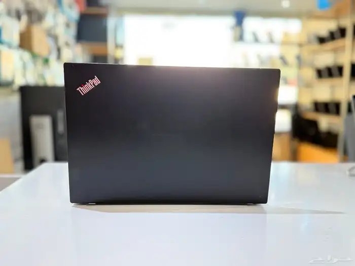 كمبيوتر لاب توب بحالة الوكالة بدون خدش i7 Vpro شاشة لمس 1200 0