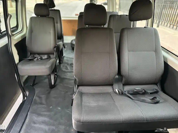 تويوتا باص ركاب موديل 2017 سعودي قير عادي بنزين 12