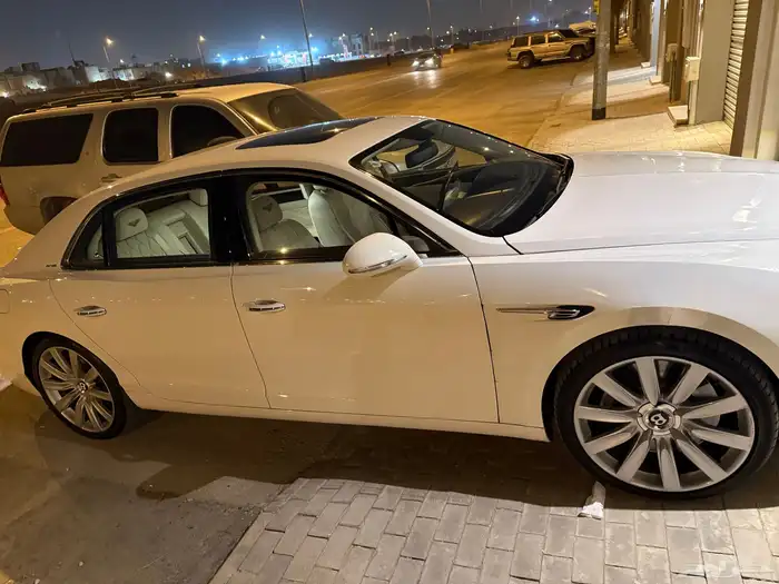 للبيع بنتلي فلاينج سبير 2014 7