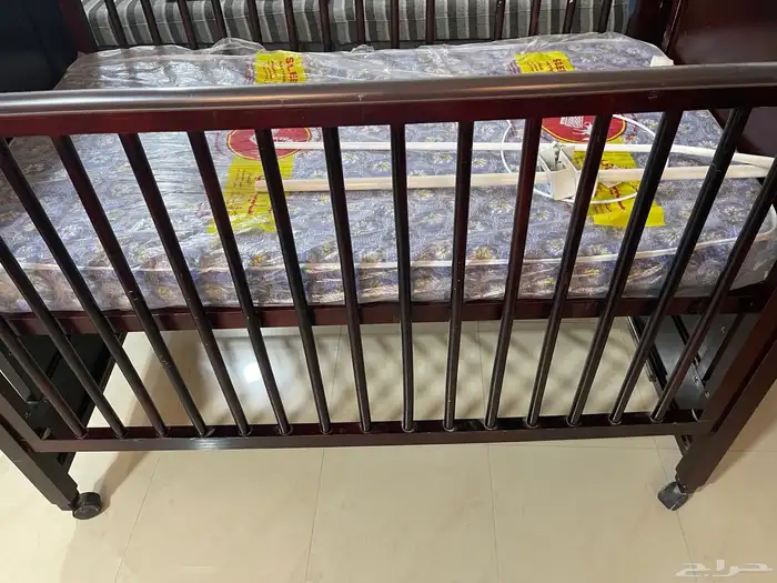 سرير أطفال مستعمل 0