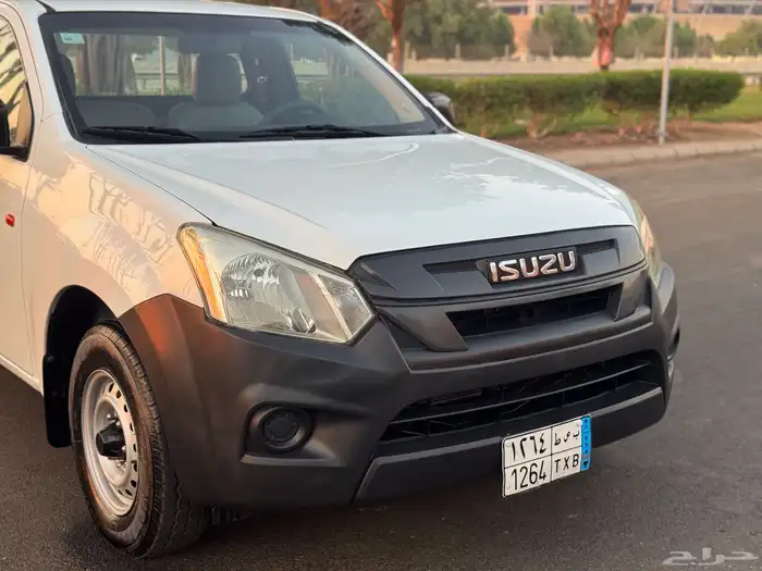 ايسوزو ديماكس غمارة نظيف جدا 2022 ممشى قليل خمسة شنكار 18