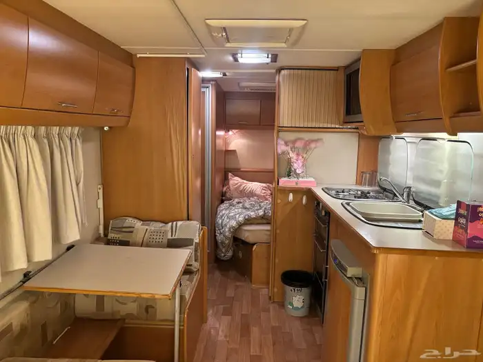 كرفان اوربي موديل 2008 متوفر فيه جميع المواصفات الطول 7 50 1