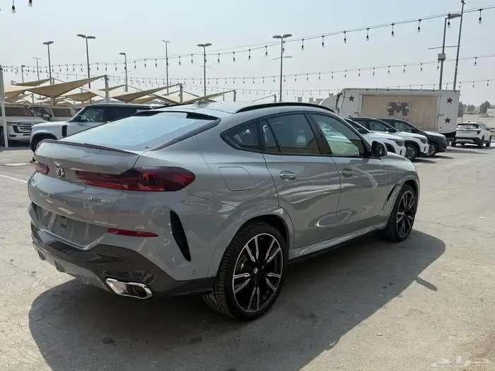 BMW x6 2025 اللون إسمنتي 1