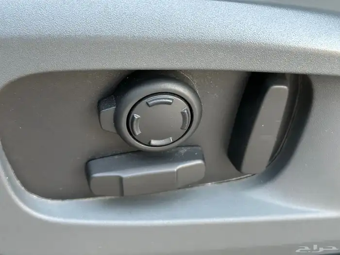 ديفندر 6 سلندر 2022 تحت الضمان HSE ( تم البيع ) 17