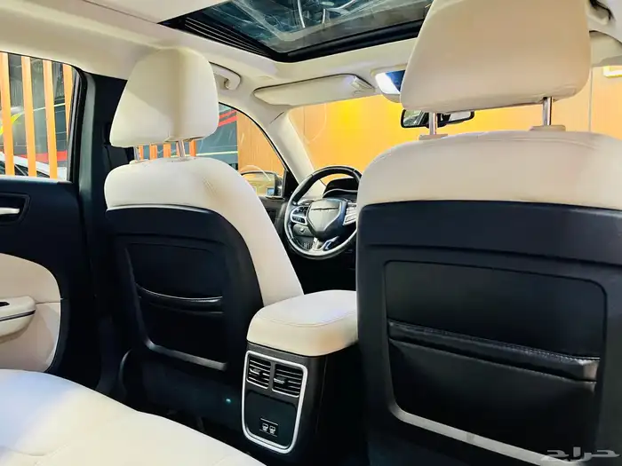 كرايزلر 2019 C300 V8 ( بحاله ممتازه) 13