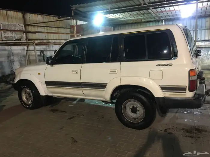 جيب تايوتا صالون 2