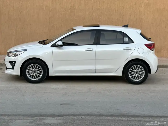 كيا ريو هاتش باك فل كامل العداد 21 الف فقط مخزن 2023 4