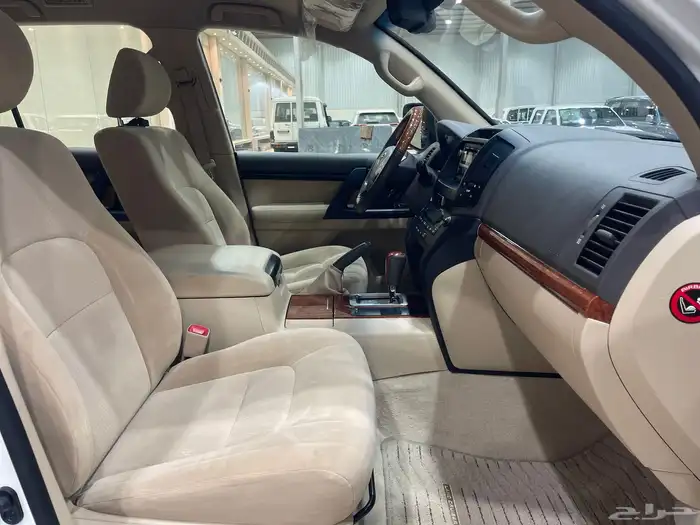 تويوتا جي اكس موديل 2015 8