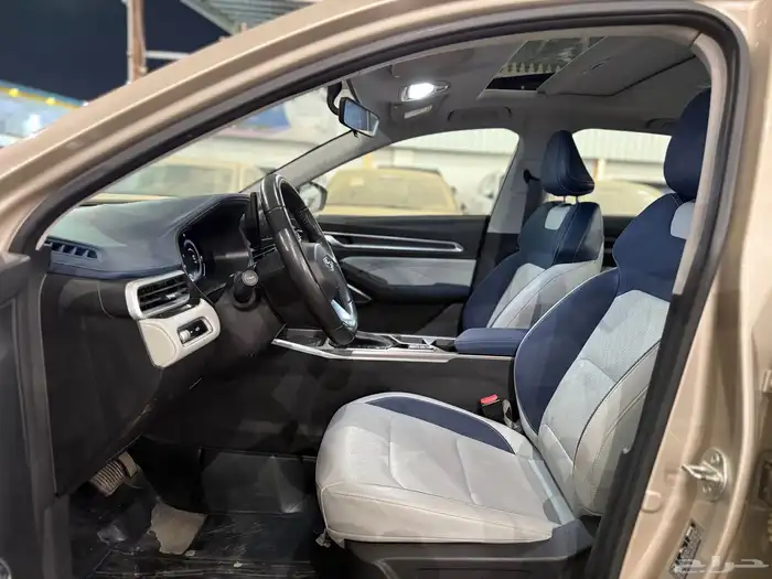 للبيع جيلي امحراند 7 موديل 2023 فل كامل . 10