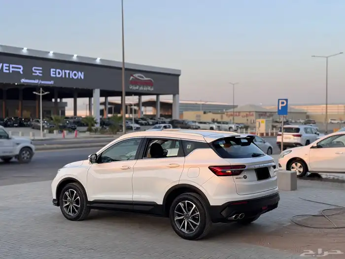 جيلي كولراي 2022 ابيض 7