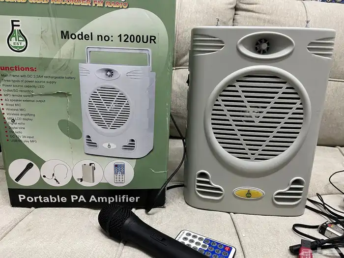 سماعة احترافيه مع مايك لاسلكي و ملحقاتها 3