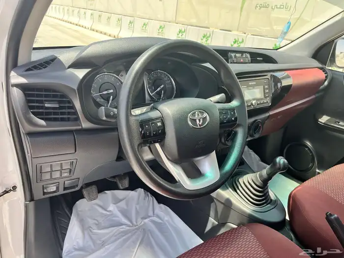 تويوتا هايلوكس غماره بنزين موديل 2022 12