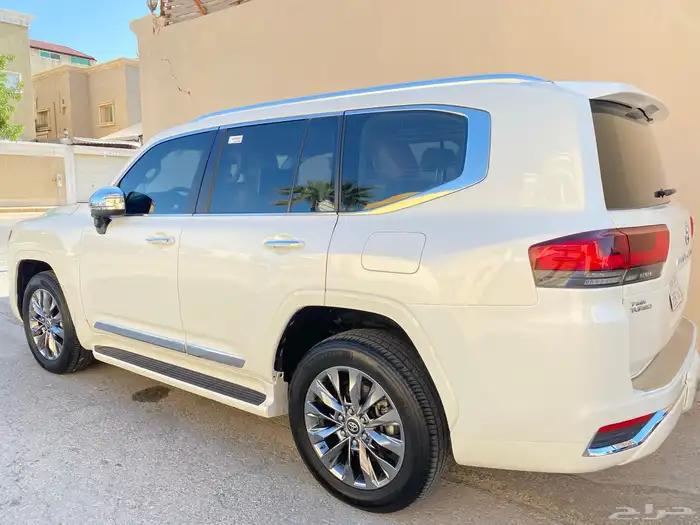 لاندكروزر VX 2024 3