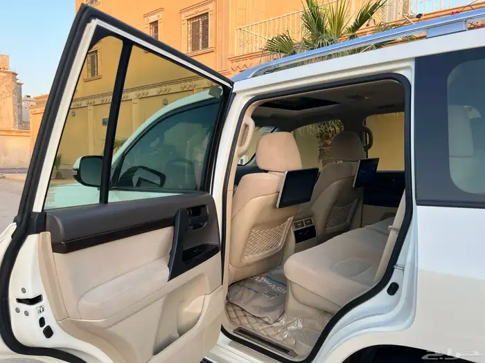 لاند كروزر 2019 GXR سعودي 17