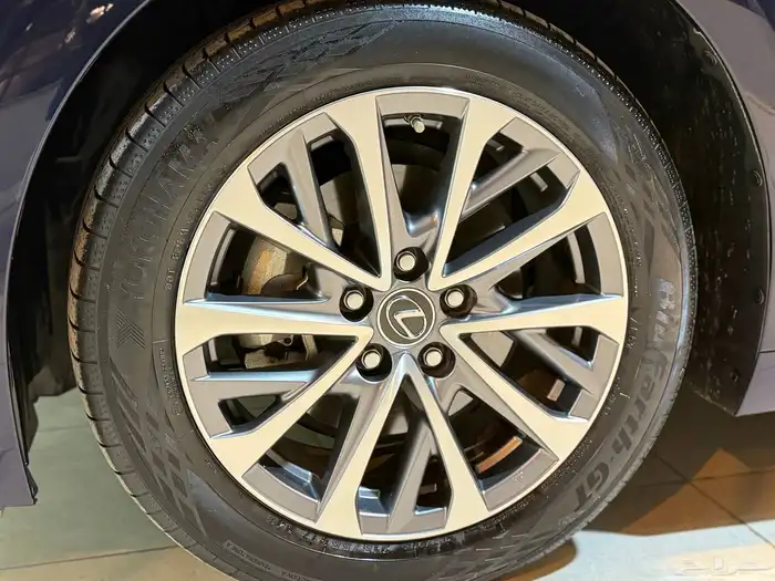 لكزس ES250 2023 (( بحالة ممتازة )) 32