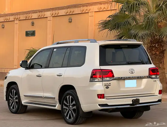 لاند كروزر 2019 GXR سعودي 7