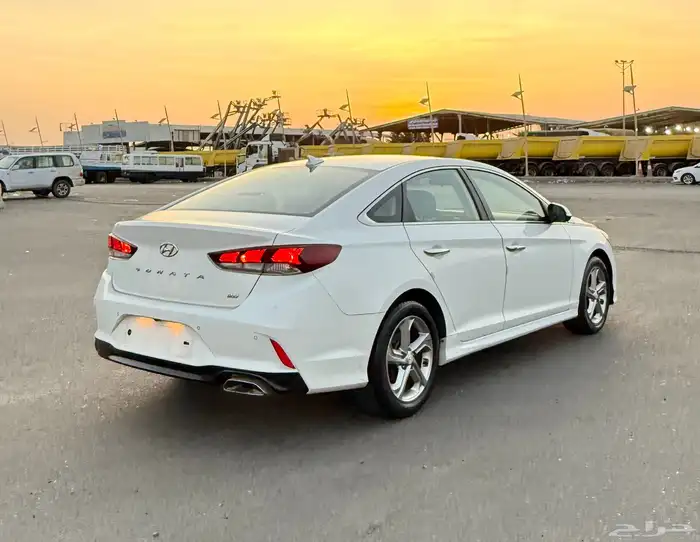 هيونداي سوناتا ( بنزين ) 2019 فل كامل بدون بانوراما 3