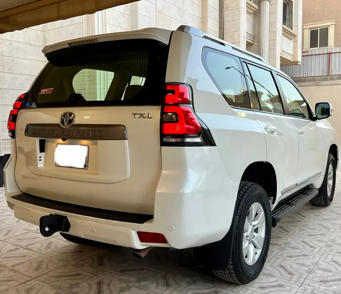 تويوتا برادو 2023 6سلندر عداد 28 الف 4