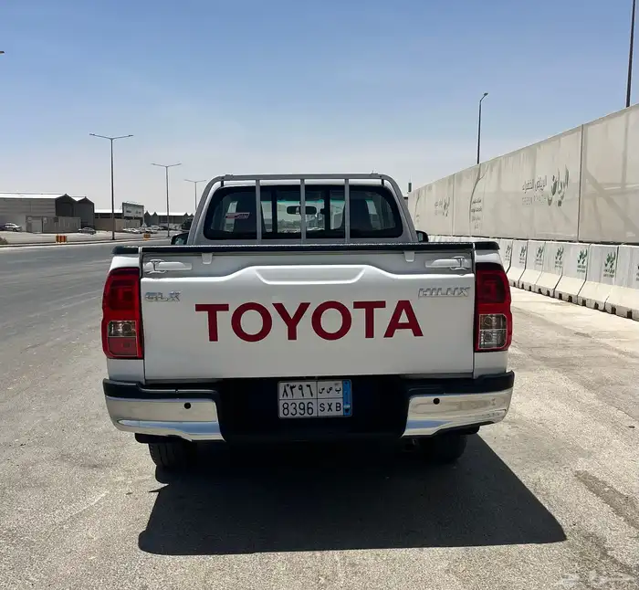 تويوتا هايلوكس غماره بنزين موديل 2022 3