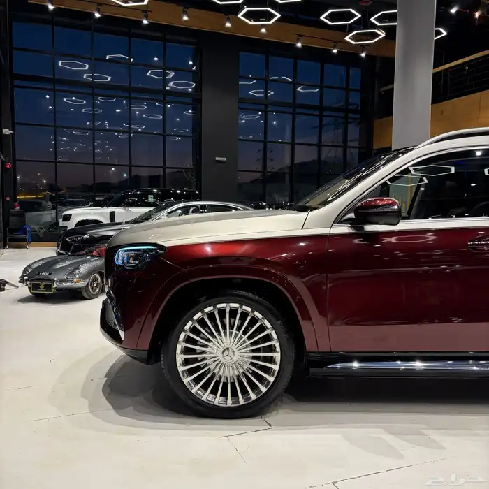 مرسيدس بنز GLS 600 2023 مستخدم 12