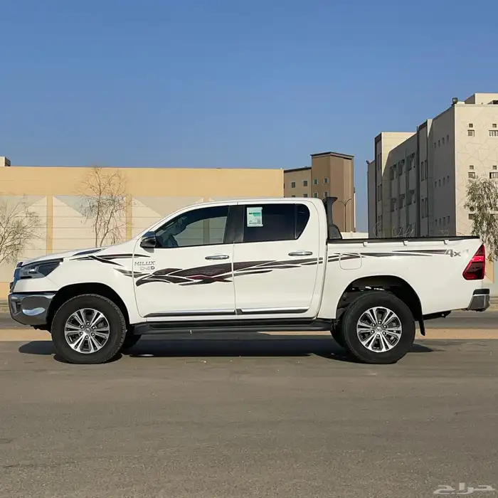 هايلوكس 2022 4