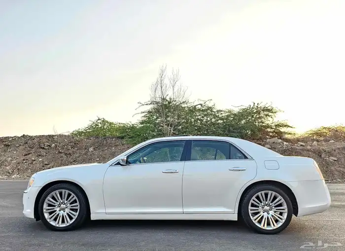 كرايزلر C300 موديل 2014 فل كامل 6 سلندر 8